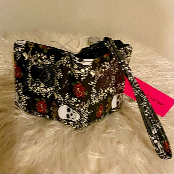 Betsy Johnson Zippered Wristlet Wallet, Black,  Skulls, Crowns & Flora, NEW - Picture 8 of 11